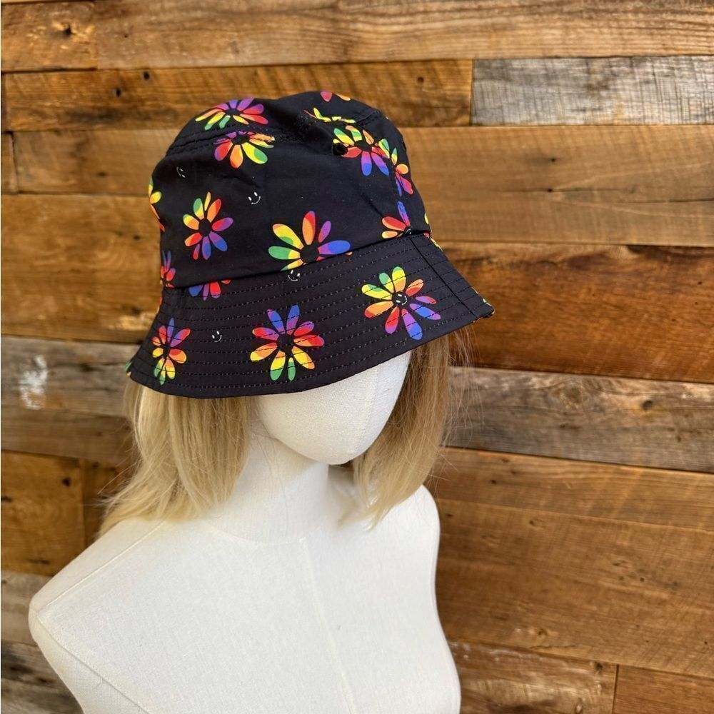 ICING Black Bucket rainbow daisies with tiny smiley faces OSFM NWT